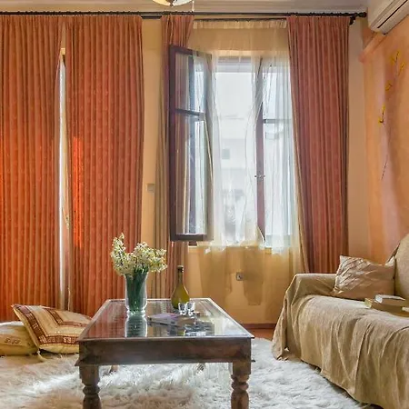 Elois アパート レティムノ